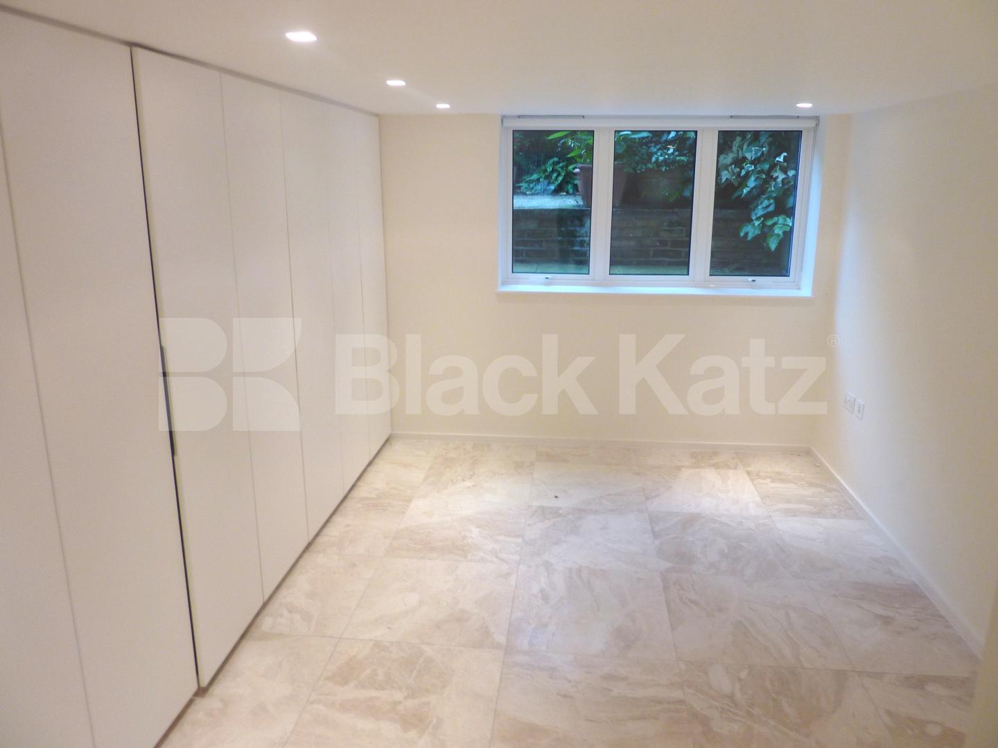 			 LET WITHIN 48HRS!, 1 Bedroom, 1 bath, 1 reception Flat			 Albert Street, CAMDEN / REGENTS PARK